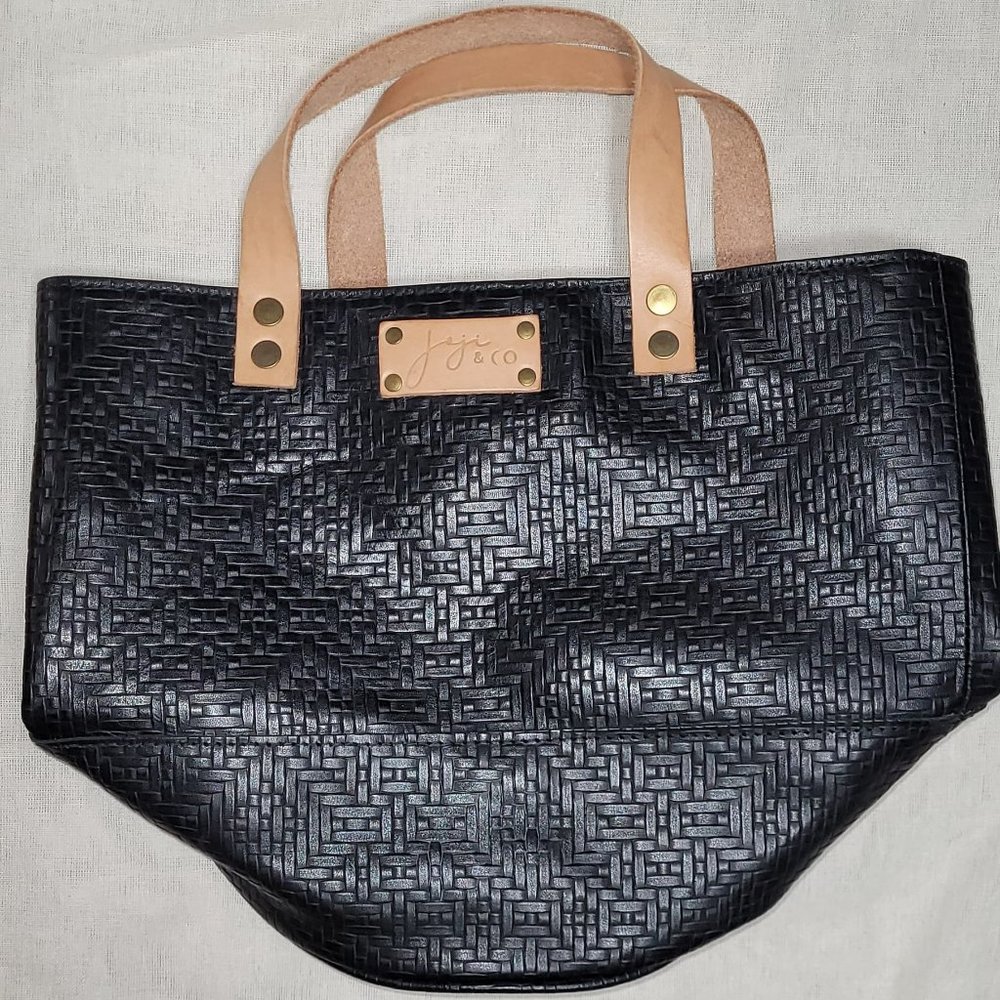 Joji & Co. - Pampa Bucket